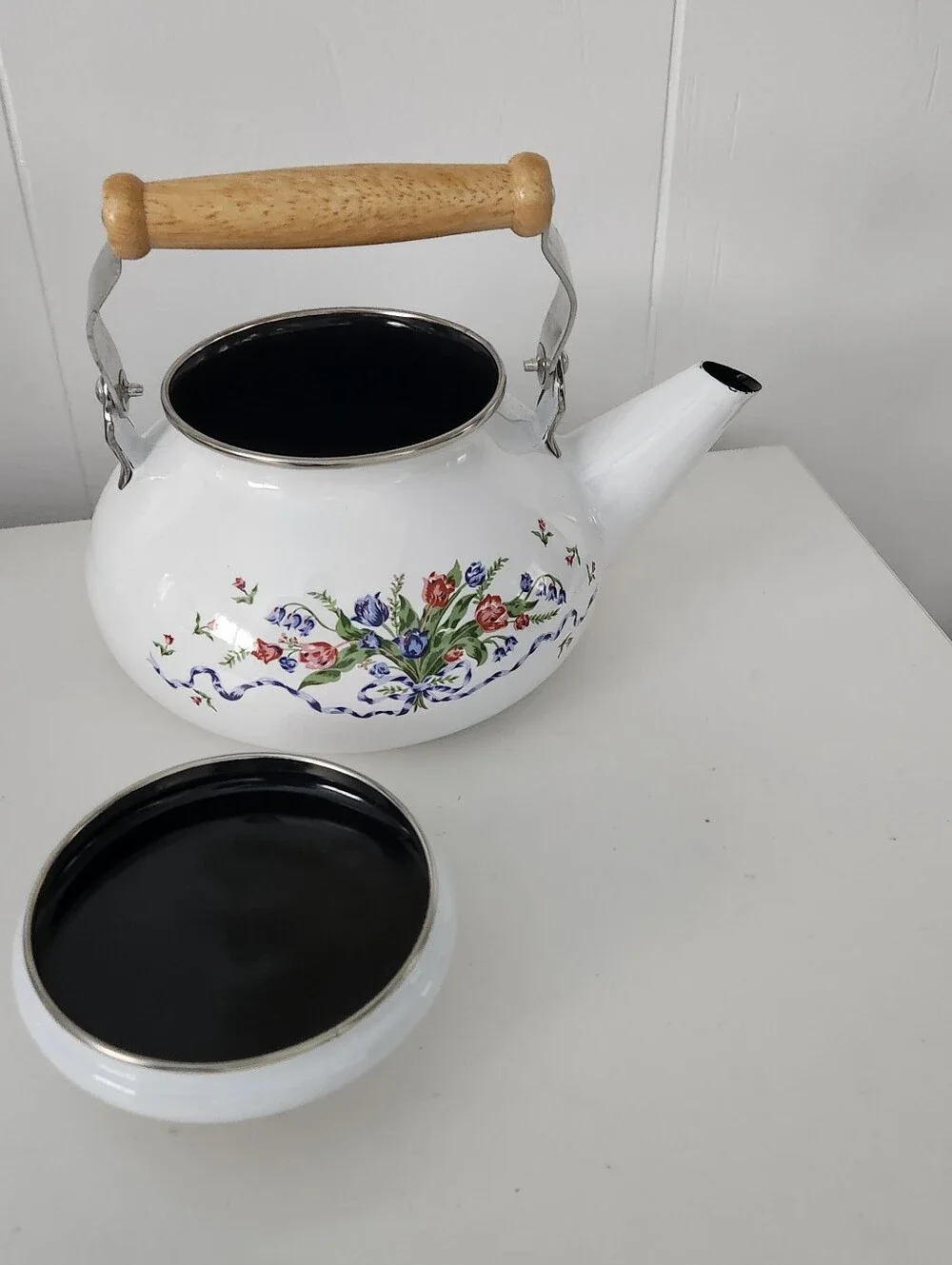 Vintage Floral White Porcelain Enamel On Steel 2.5 Qt Teapot Wood Handle